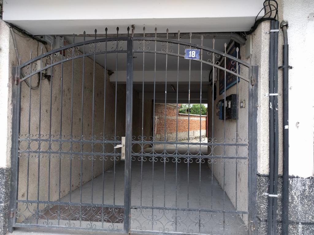Modern Flat Near Downtown Plovdiv Apartment Exterior photo