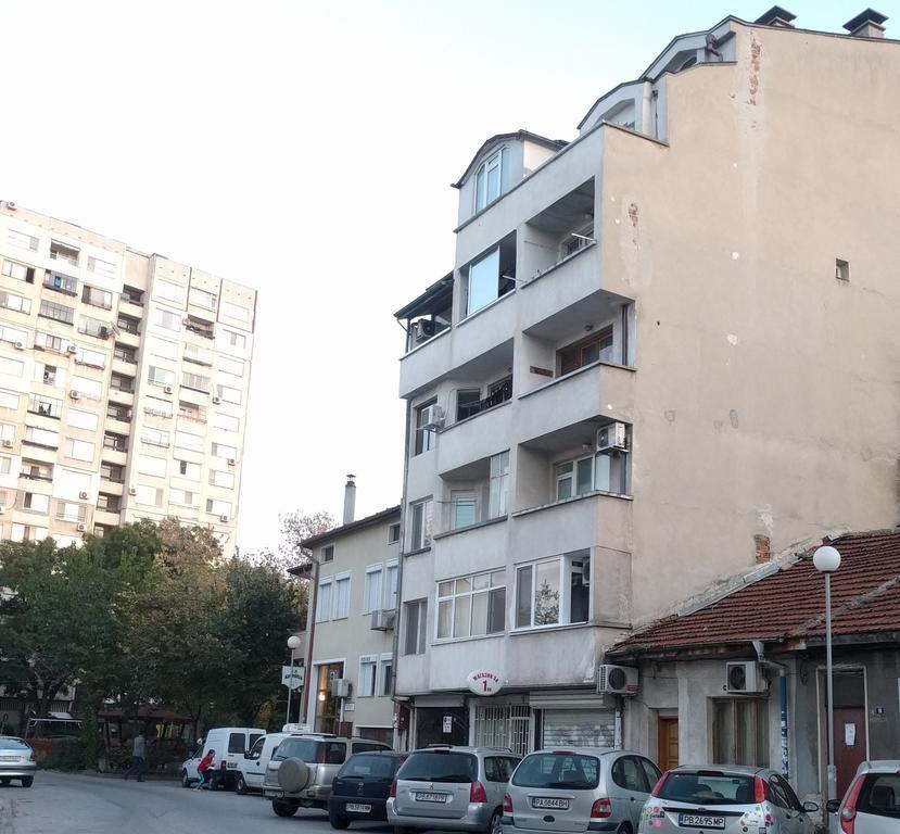 Modern Flat Near Downtown Plovdiv Apartment Exterior photo